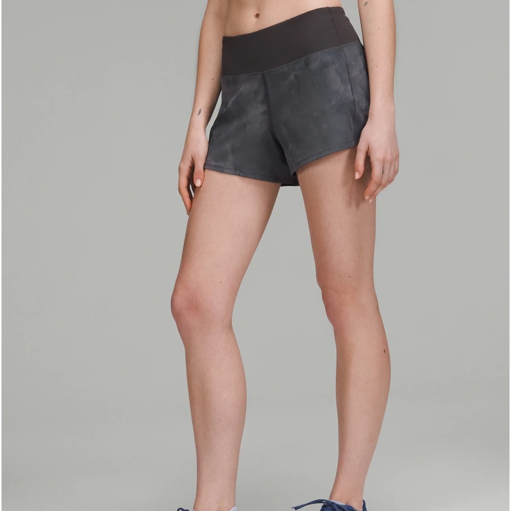 Lululemon Speed Up Mid-Rise Short 4”